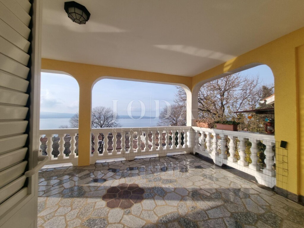 Image 6327711 - 2