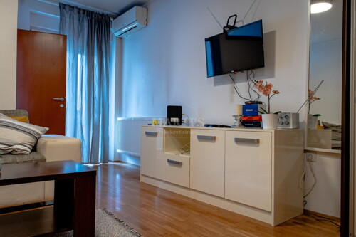 Thumbnail 6327780 - 3