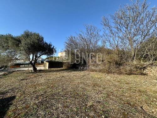 PAG STARA NOVALJA, 1400m2 drugi red od mora