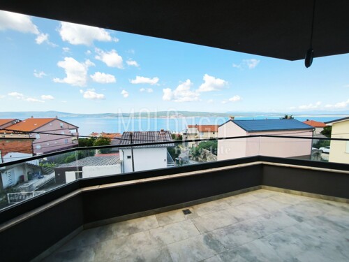 CRIKVENICA, prekrasna novogradnja, pogled na more