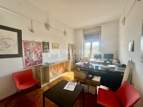 RIJEKA, CENTAR - 3S klasični stan s pogledom, lift, 73 m2
