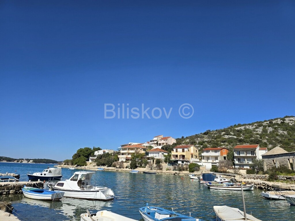 Image 6327861 - 7