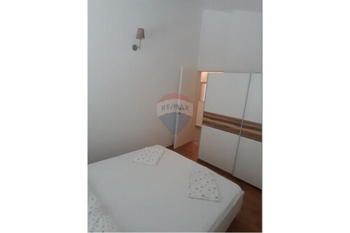 Thumbnail 6327889 - 4