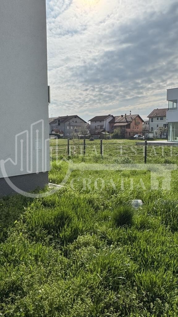 Image 6327928 - 11