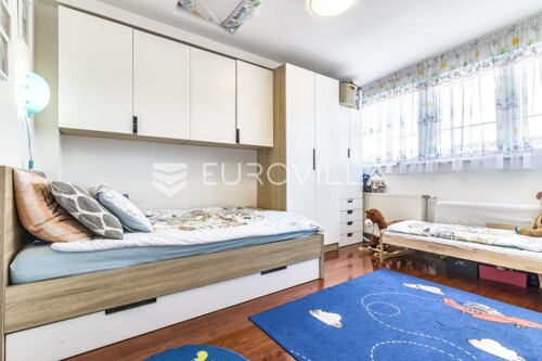 Thumbnail 6328312 - 10