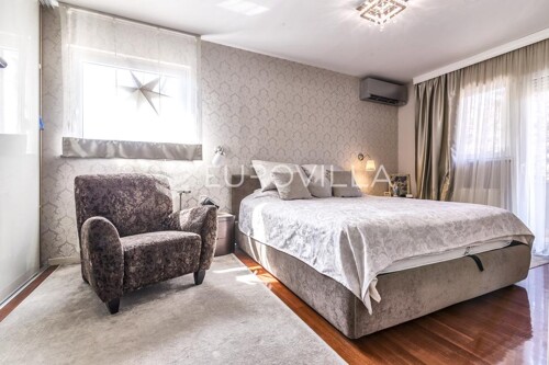 Thumbnail 6328312 - 11