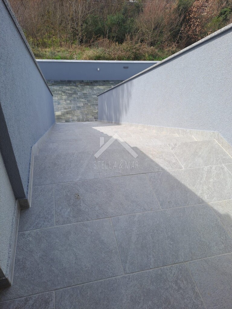 Image 6328327 - 11