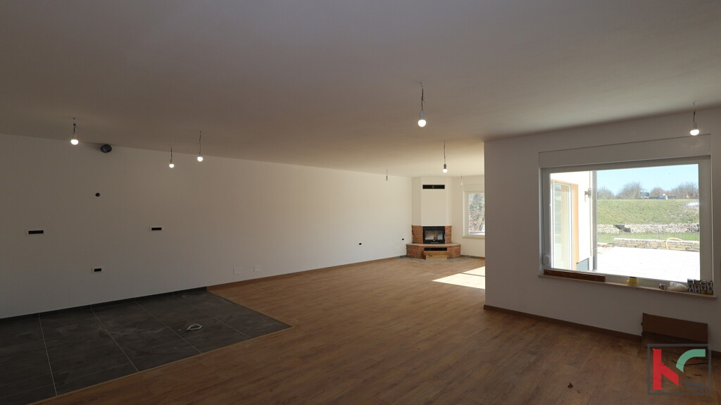 Image 6328335 - 12
