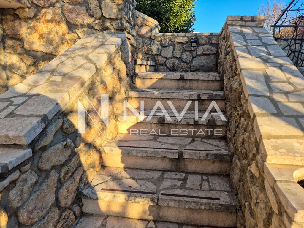 Image 6328504 - 8