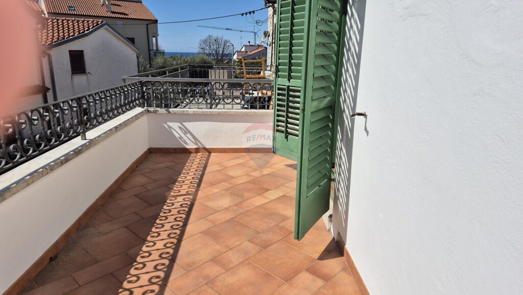 Image 6328537 - 6