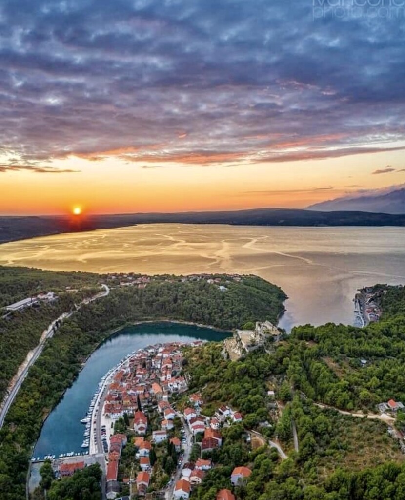 Novigrad Dalmacija / Zadar - 100 m od plaže, ttl 4280 m2, odlična lokacija