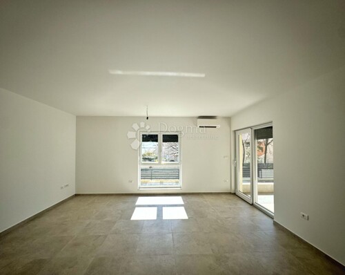 Thumbnail 6329166 - 1