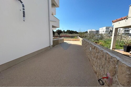 Thumbnail 6329277 - 4