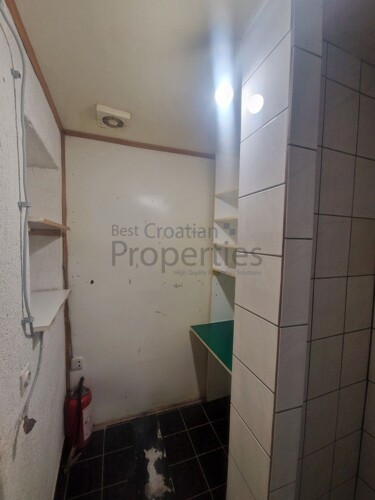 Thumbnail 6329809 - 5