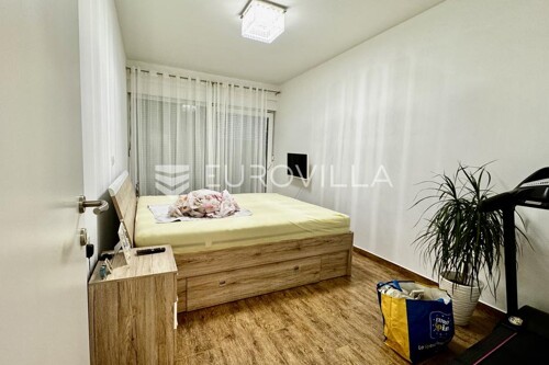 Thumbnail 6330176 - 11