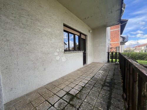 Thumbnail 6330211 - 6