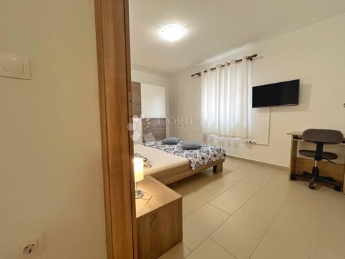 Thumbnail 6330215 - 7