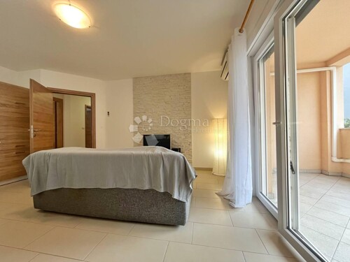 Thumbnail 6330215 - 15