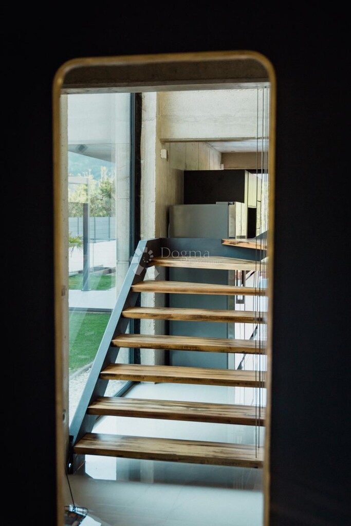 Image 6330222 - 9