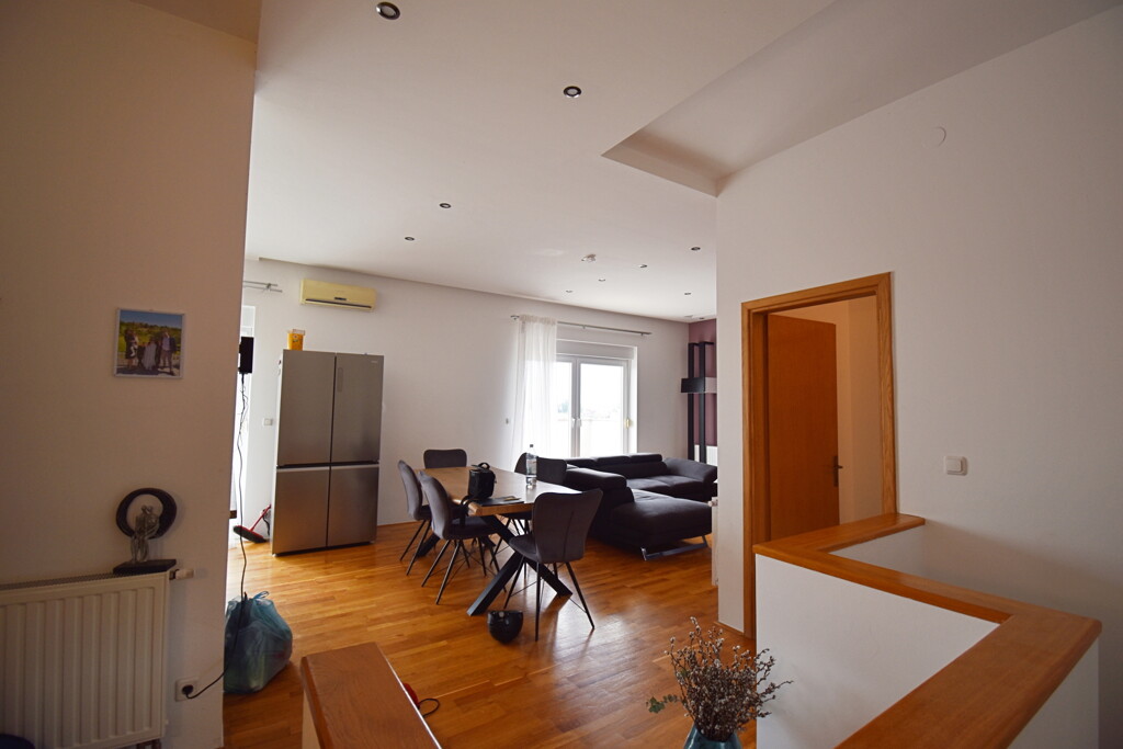 Image 6330319 - 8