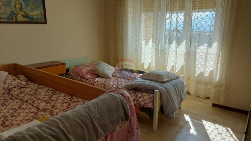Thumbnail 6330363 - 7