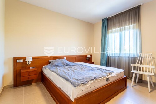 Thumbnail 6330686 - 9