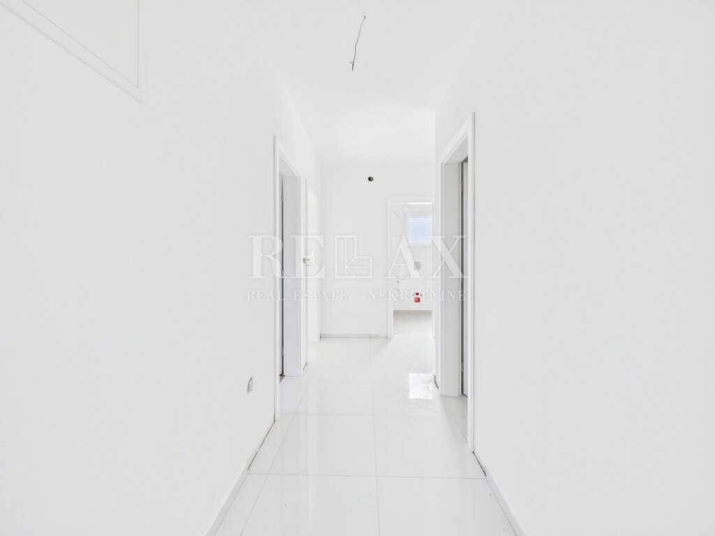 Image 6330812 - 10