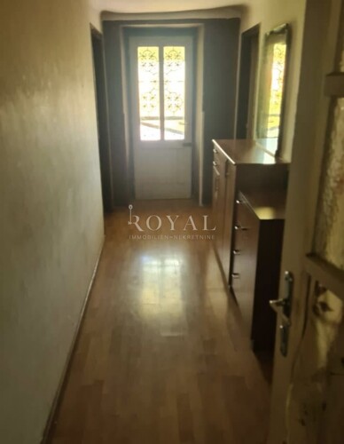 Thumbnail 6331111 - 4