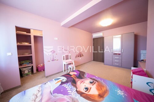 Thumbnail 6331265 - 19