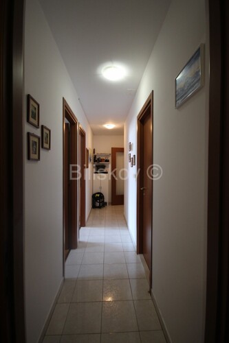 Thumbnail 6331377 - 12