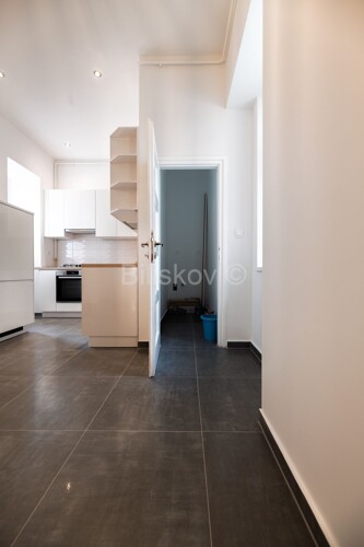 Thumbnail 6331380 - 9