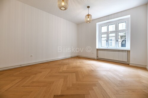 Thumbnail 6331380 - 4