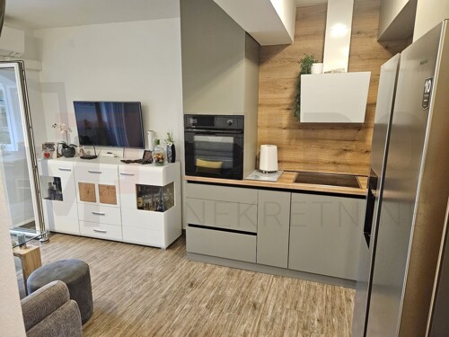 Thumbnail 6331466 - 4