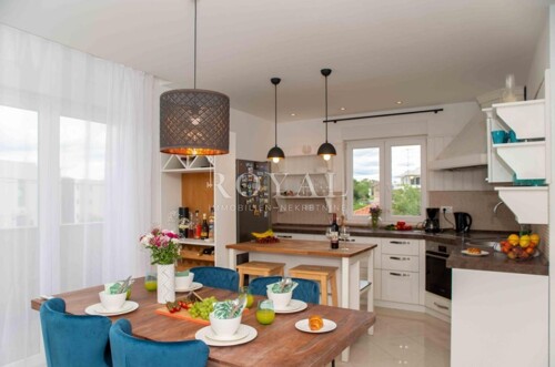 Thumbnail 6331749 - 9