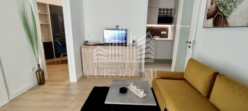 Thumbnail 6331916 - 4