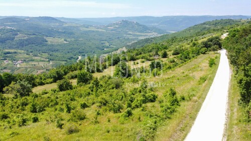 ISTRA, MOTOVUN kompleks zemljište s predivnim panoramskim po
