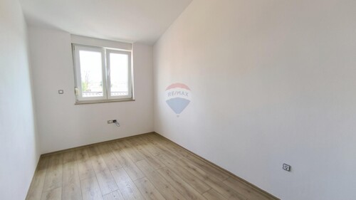 Thumbnail 6332056 - 10