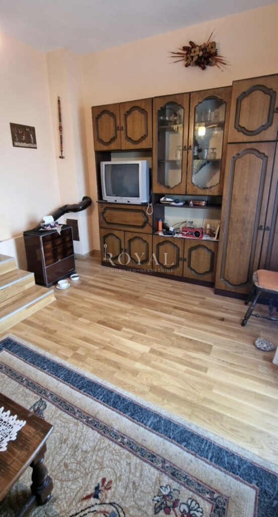 Image 6332300 - 8