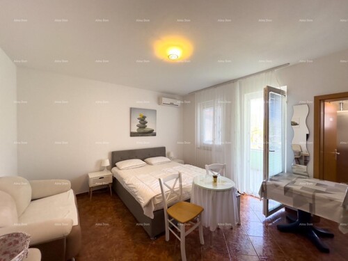 Stan Prodajemo studio apartman (2) na odličnoj lokaciji u Medulinu!