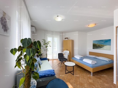 Stan Prodajemo studio apartman (5) na odličnoj lokaciji u Medulinu!