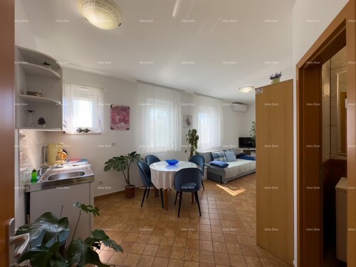Stan Prodajemo studio apartman (5) na odličnoj lokaciji u Medulinu!