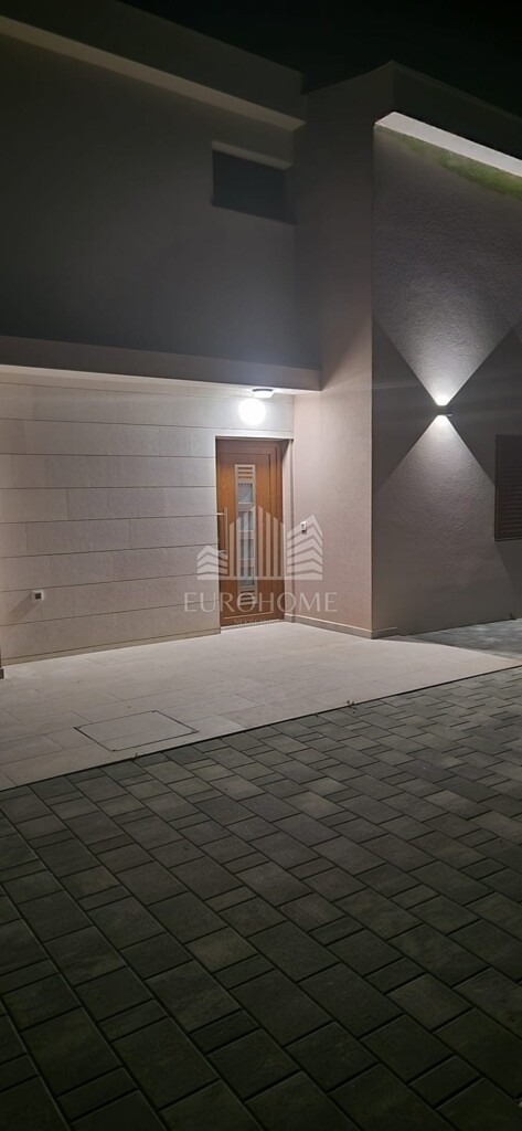 Image 6332676 - 4