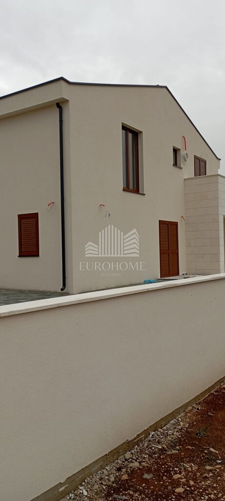 Image 6332676 - 16
