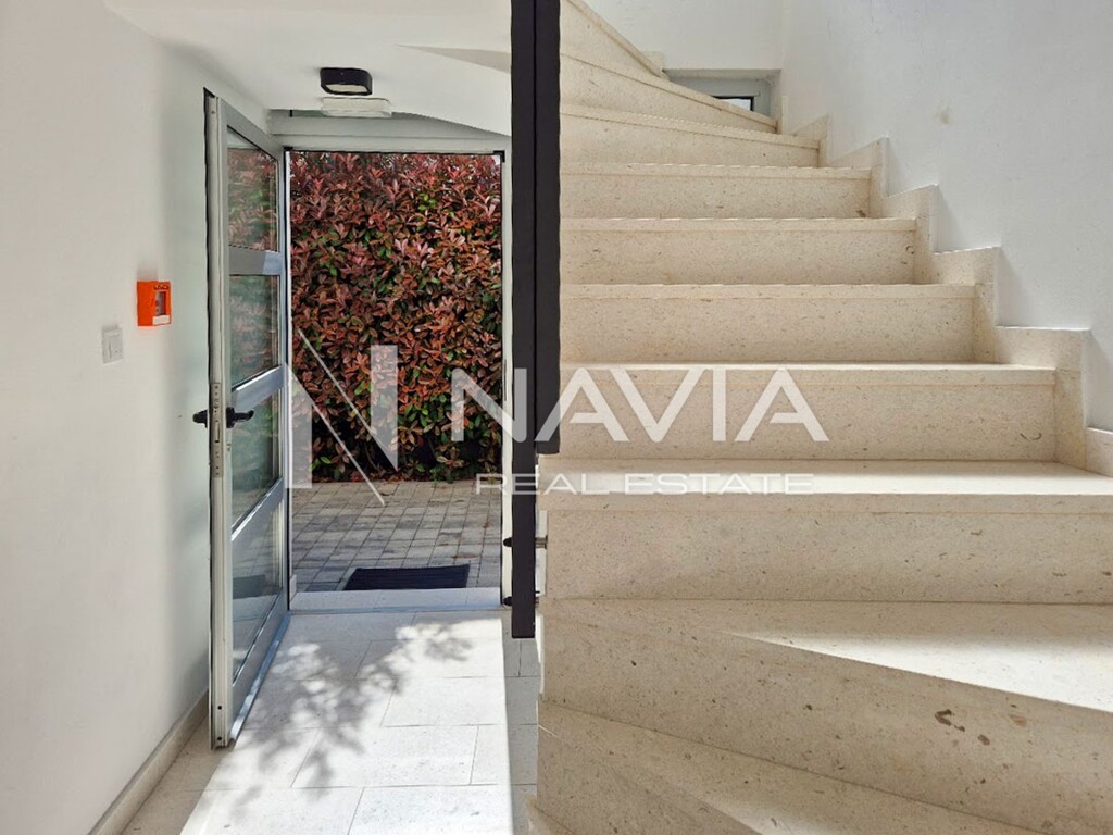 Image 6332747 - 3