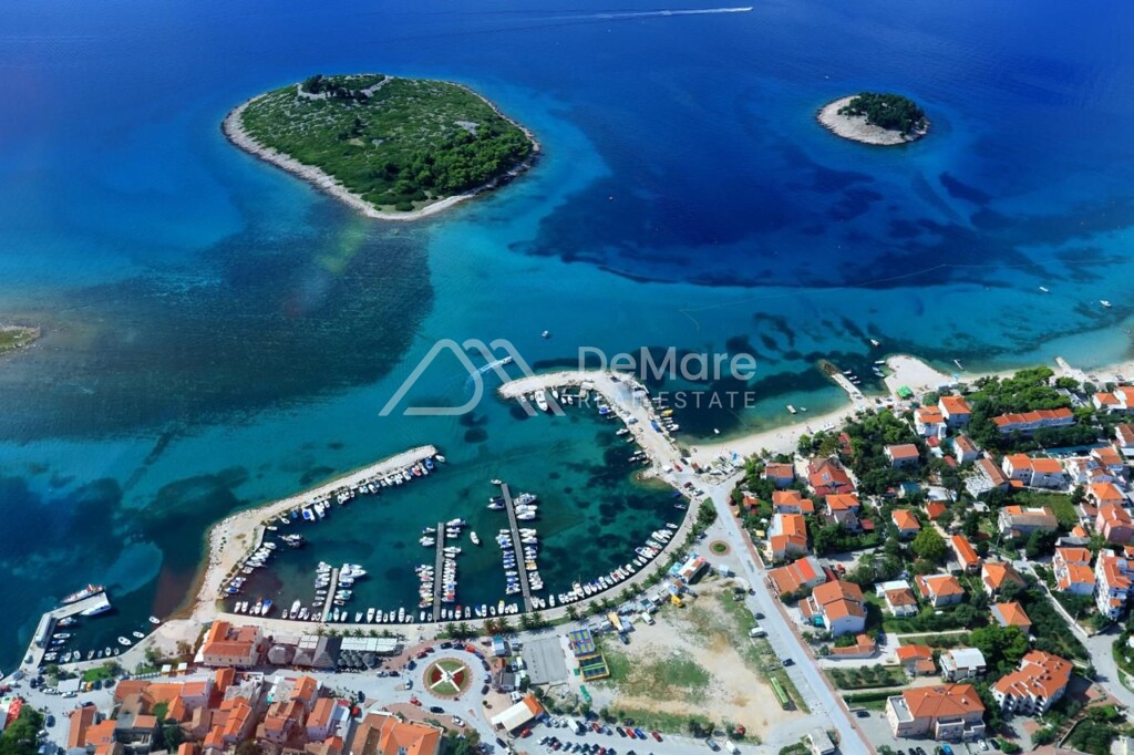 Image 6332800 - 8