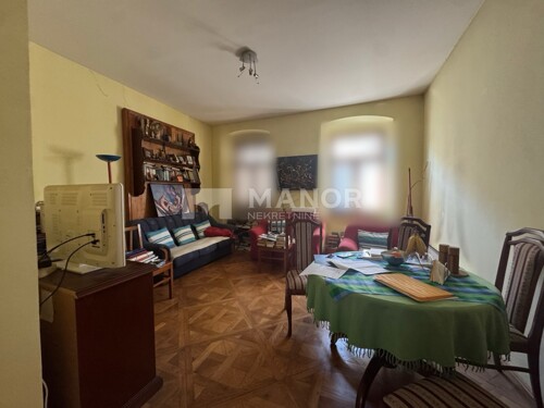 RIJEKA, CENTAR - Samo kod nas! 4S KL stan na Tržnici, 100 m2