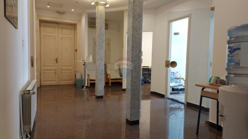 Rijeka, centar - trosoban stan, balkon, 98 m2