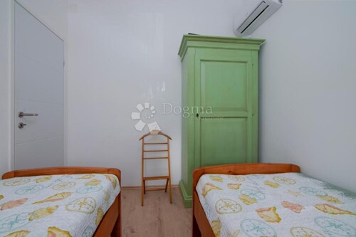 Thumbnail 6333103 - 10
