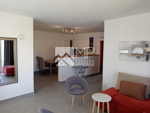 Istra, Valtura – dvosoban stan u apartmanskoj kući, mirna lo