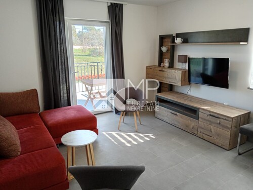 Istra, Valtura – dvosoban stan u apartmanskoj kući, mirna lo